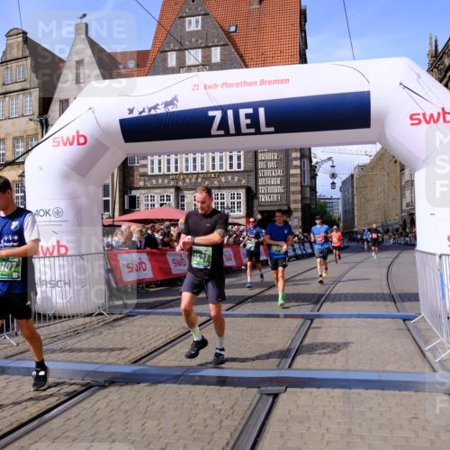 13.09.2026 - 21. swb-Marathon Bremen Tim E. http://msf.ph/oto/10376507 13.09.2026 13:12:37 Ziel 899, 1517, 2480, 3362, 3830, 4560, 5940, 6107, 7328, 7521, 8981, 13013 meine-sportfotos.de