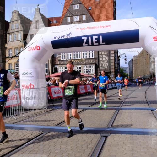 13.09.2026 - 21. swb-Marathon Bremen Tim E. http://msf.ph/oto/10376537 13.09.2026 13:12:38 Ziel 899, 1517, 2480, 3362, 3830, 4560, 5940, 6107, 7328, 7521, 8981, 13013 meine-sportfotos.de