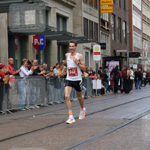 13.09.2026 - 21. swb-Marathon Bremen Strokosch-Dieckow http://msf.ph/oto/10376758 13.09.2026 12:32:38 Ziel 822, 540 meine-sportfotos.de