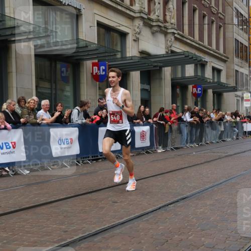 13.09.2026 - 21. swb-Marathon Bremen Strokosch-Dieckow http://msf.ph/oto/10376848 13.09.2026 12:32:40 Ziel 822, 540 meine-sportfotos.de