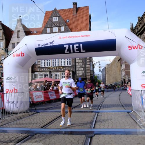 13.09.2026 - 21. swb-Marathon Bremen Tim E. http://msf.ph/oto/10376856 13.09.2026 13:12:55 Ziel 1517, 2362, 2480, 3054, 3988, 4560, 4879, 5416, 6796, 8029, 9775, 9803, 13106 meine-sportfotos.de
