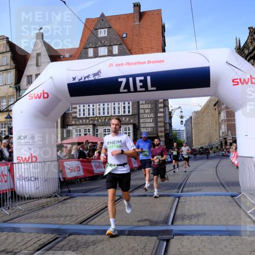 13.09.2026 - 21. swb-Marathon Bremen Tim E. http://msf.ph/oto/10376871 13.09.2026 13:12:56 Ziel 1517, 2362, 2480, 3054, 3988, 4560, 4605, 4879, 5416, 6796, 8029, 9775, 9803, 13106 meine-sportfotos.de