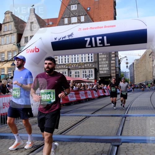 13.09.2026 - 21. swb-Marathon Bremen Tim E. http://msf.ph/oto/10376927 13.09.2026 13:12:57 Ziel 1517, 2362, 3054, 3988, 4605, 4879, 5416, 6796, 8029, 9775, 9803, 13106 meine-sportfotos.de