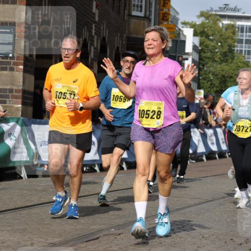 13.09.2026 - 21. swb-Marathon Bremen Strokosch-Dieckow http://msf.ph/oto/10376955 13.09.2026 11:03:17 Ziel 10185, 10296, 10633, 10715, 10731, 10783, 10954, 10955, 11095, 11107, 11313, 11564, 11697, 11719, 11730, 11785, 12071, 12247, 12421, 12432, 12448, 12465, 12483, 10092, 10187, 10309, 10420, 10724, 10904, 11211, 11411, 11598, 11655, 11746, 11773, 12184, 12185, 12611 meine-sportfotos.de