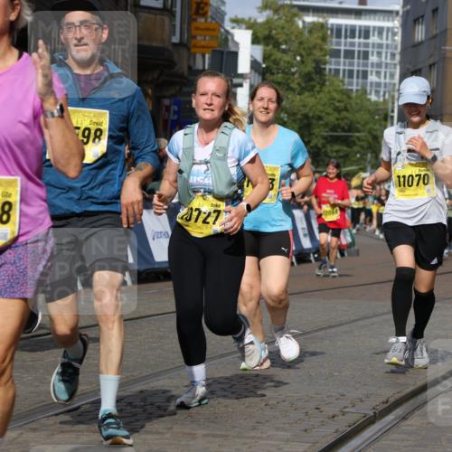 13.09.2026 - 21. swb-Marathon Bremen Strokosch-Dieckow http://msf.ph/oto/10377034 13.09.2026 11:03:18 Ziel 10185, 10296, 10528, 10598, 10633, 10715, 10731, 10954, 10955, 11095, 11107, 11313, 11564, 11697, 11719, 11730, 11785, 11836, 12071, 12214, 12247, 12421, 12432, 12448, 12465, 12483, 10092, 10187, 10309, 10420, 10902, 10904, 11211, 11411, 11598, 11655, 11746, 11773, 12184, 12185, 12611 meine-sportfotos.de