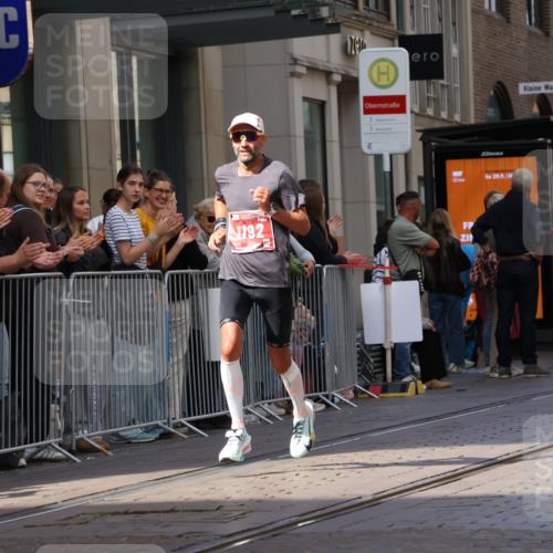 13.09.2026 - 21. swb-Marathon Bremen Strokosch-Dieckow http://msf.ph/oto/10377061 13.09.2026 12:34:04 Ziel 1154, 1997, 1192 meine-sportfotos.de