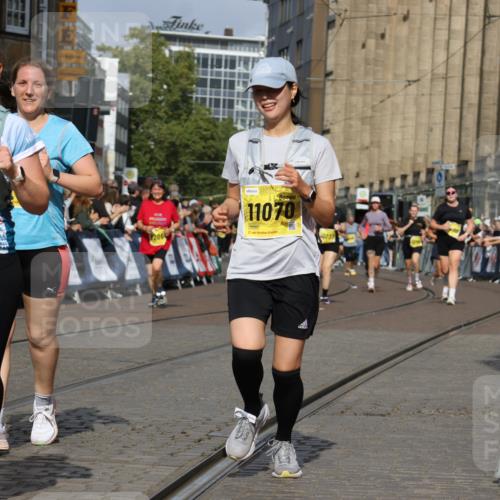 13.09.2026 - 21. swb-Marathon Bremen Strokosch-Dieckow http://msf.ph/oto/10377135 13.09.2026 11:03:20 Ziel 10185, 10528, 10531, 10598, 10715, 10727, 10731, 10955, 11070, 11095, 11313, 11493, 11564, 11676, 11697, 11730, 11785, 11836, 12214, 12247, 12421, 12432, 12448, 12465, 12483, 10187, 10309, 10420, 10902, 10904, 11211, 11411, 11598, 11655, 11746, 11773, 12611 meine-sportfotos.de
