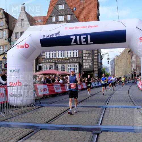 13.09.2026 - 21. swb-Marathon Bremen Tim E. http://msf.ph/oto/10377202 13.09.2026 13:13:13 Ziel 868, 1513, 2350, 2442, 2559, 2801, 2858, 3988, 4605, 5379, 5965, 6349, 8029, 8419, 8798, 9217, 13140 meine-sportfotos.de
