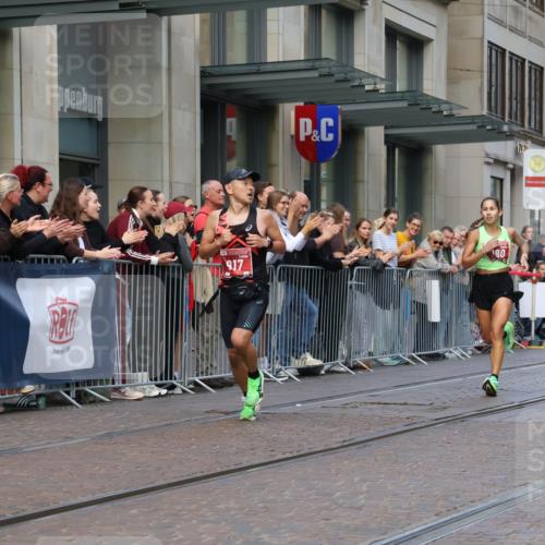 13.09.2026 - 21. swb-Marathon Bremen Strokosch-Dieckow http://msf.ph/oto/10377367 13.09.2026 12:34:50 Ziel 1028, 917, 1190, 1997 meine-sportfotos.de