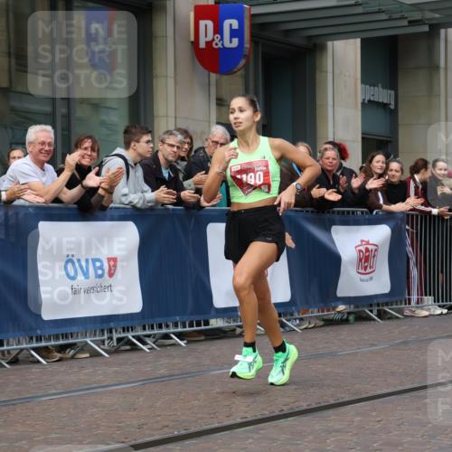 13.09.2026 - 21. swb-Marathon Bremen Strokosch-Dieckow http://msf.ph/oto/10377482 13.09.2026 12:34:53 Ziel 1028, 917, 1190, 1997 meine-sportfotos.de