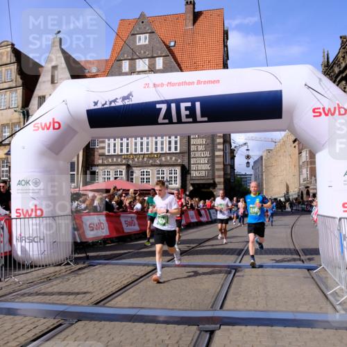13.09.2026 - 21. swb-Marathon Bremen Tim E. http://msf.ph/oto/10377656 13.09.2026 13:13:28 Ziel 280, 313, 621, 868, 987, 1207, 2498, 2559, 2962, 3566, 3625, 4582, 5345, 5769, 6038, 6349, 6394, 7874, 8197, 8291, 8419, 8464, 9092, 9217 meine-sportfotos.de