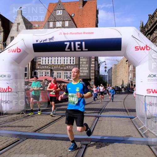 13.09.2026 - 21. swb-Marathon Bremen Tim E. http://msf.ph/oto/10377736 13.09.2026 13:13:29 Ziel 280, 313, 621, 868, 987, 1207, 2130, 2498, 2962, 3566, 3625, 4582, 5345, 5769, 6038, 6349, 6394, 7874, 8197, 8291, 8419, 8464, 9092, 9217 meine-sportfotos.de