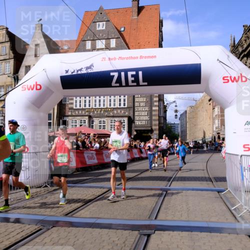 13.09.2026 - 21. swb-Marathon Bremen Tim E. http://msf.ph/oto/10377765 13.09.2026 13:13:30 Ziel 280, 313, 621, 868, 987, 1207, 2130, 2498, 2962, 3566, 3625, 4582, 5345, 5769, 6038, 6349, 6394, 7874, 8197, 8291, 8419, 8464, 9092 meine-sportfotos.de