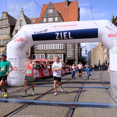 13.09.2026 - 21. swb-Marathon Bremen Tim E. http://msf.ph/oto/10377781 13.09.2026 13:13:30 Ziel 280, 313, 621, 868, 987, 1207, 2130, 2498, 2962, 3566, 3625, 4582, 5345, 5769, 6038, 6349, 6394, 7874, 8197, 8291, 8419, 8464, 9092 meine-sportfotos.de