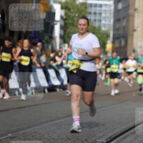 13.09.2026 - 21. swb-Marathon Bremen Strokosch-Dieckow http://msf.ph/oto/10378060 13.09.2026 11:03:43 Ziel 10092, 10150, 10187, 10237, 10309, 10420, 10724, 10904, 11211, 11411, 11598, 11655, 11746, 11773, 11830, 12068, 12184, 12185, 12611, 10152, 10357, 10403, 10429, 10607, 10659, 10720, 10796, 10918, 11149, 11319, 11325, 11451, 11470, 11471, 11511, 11618, 11868, 11967, 12260, 12392, 12433, 12504 meine-sportfotos.de