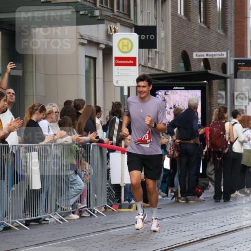 13.09.2026 - 21. swb-Marathon Bremen Strokosch-Dieckow http://msf.ph/oto/10378136 13.09.2026 12:36:07 Ziel 245, 1238, 1670 meine-sportfotos.de