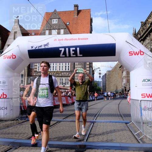 13.09.2026 - 21. swb-Marathon Bremen Tim E. http://msf.ph/oto/10378284 13.09.2026 13:13:41 Ziel 280, 621, 779, 2130, 2360, 2882, 2962, 3566, 5345, 6038, 6394, 6407, 8197, 8464, 8477, 8568, 8963 meine-sportfotos.de