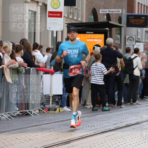 13.09.2026 - 21. swb-Marathon Bremen Strokosch-Dieckow http://msf.ph/oto/10378311 13.09.2026 12:37:31 Ziel 1766, 513, 1957 meine-sportfotos.de