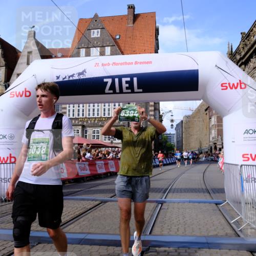13.09.2026 - 21. swb-Marathon Bremen Tim E. http://msf.ph/oto/10378344 13.09.2026 13:13:42 Ziel 280, 779, 2130, 2360, 2401, 2882, 2962, 3566, 6038, 6394, 6407, 8197, 8464, 8477, 8568, 8840, 8963, 9442 meine-sportfotos.de