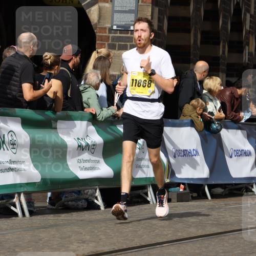 13.09.2026 - 21. swb-Marathon Bremen Strokosch-Dieckow http://msf.ph/oto/10378495 13.09.2026 11:03:54 Ziel 10090, 10091, 10187, 10309, 10327, 10420, 10569, 10902, 10904, 10950, 11211, 11411, 11595, 11598, 11655, 11746, 11773, 12074, 12611, 10390, 10516, 10607, 10659, 10671, 10672, 10720, 10726, 10912, 10913, 11318, 11319, 11470, 11471, 11539, 11618, 11909, 12001, 12103, 12113, 12140, 12260, 12392, 12433 meine-sportfotos.de