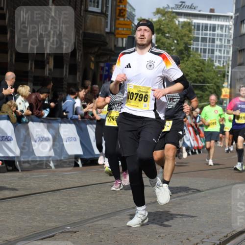 13.09.2026 - 21. swb-Marathon Bremen Strokosch-Dieckow http://msf.ph/oto/10378750 13.09.2026 11:03:58 Ziel 10090, 10091, 10327, 10420, 10569, 10796, 10902, 10950, 11211, 11411, 11595, 11655, 11746, 11868, 12074, 10291, 10390, 10516, 10671, 10672, 10726, 10912, 10913, 11221, 11318, 11539, 11726, 11909, 12001, 12103, 12113, 12140, 12276 meine-sportfotos.de