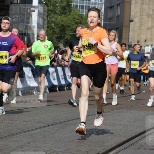 13.09.2026 - 21. swb-Marathon Bremen Strokosch-Dieckow http://msf.ph/oto/10378892 13.09.2026 11:04:01 Ziel 10090, 10091, 10327, 10357, 10420, 10429, 10569, 10796, 10902, 10950, 11211, 11411, 11595, 11655, 11746, 11868, 12074, 10182, 10291, 10390, 10516, 10671, 10672, 10726, 10912, 10913, 11221, 11318, 11336, 11539, 11726, 11909, 12001, 12103, 12113, 12276 meine-sportfotos.de