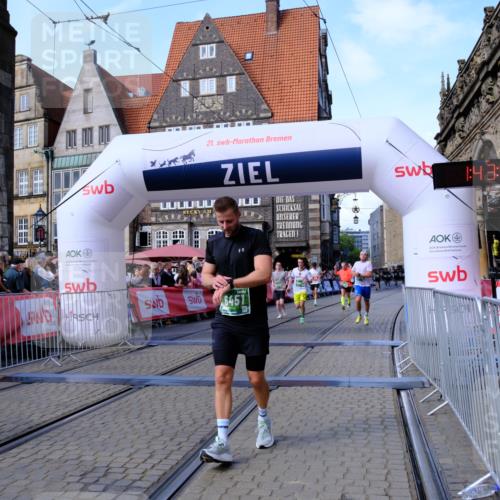 13.09.2026 - 21. swb-Marathon Bremen Tim E. http://msf.ph/oto/10378945 13.09.2026 13:14:12 Ziel 524, 670, 683, 1433, 1704, 1707, 1937, 2422, 2701, 2824, 3236, 5443, 5593, 5610, 6451, 7210, 7283, 7707, 8118, 9426, 9635, 9884, 10105 meine-sportfotos.de