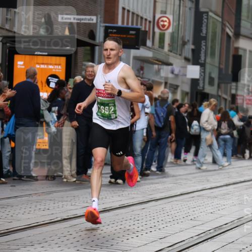 13.09.2026 - 21. swb-Marathon Bremen Strokosch-Dieckow http://msf.ph/oto/10379062 13.09.2026 12:40:31 Ziel 642, 1263, 3662, 4264, 149 meine-sportfotos.de
