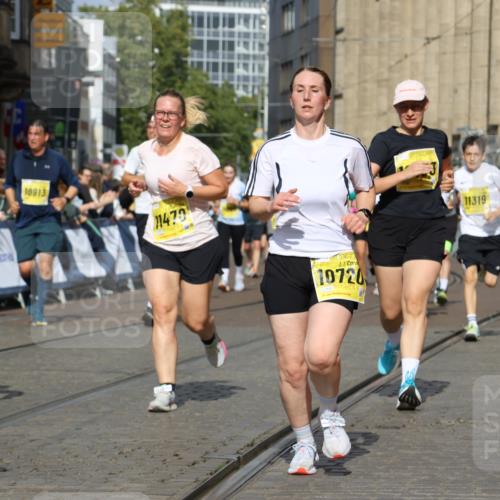 13.09.2026 - 21. swb-Marathon Bremen Strokosch-Dieckow http://msf.ph/oto/10379147 13.09.2026 11:04:07 Ziel 10090, 10091, 10152, 10327, 10357, 10403, 10429, 10569, 10659, 10720, 10796, 10918, 10950, 11149, 11325, 11451, 11511, 11595, 11868, 11967, 12074, 12504, 10182, 10291, 10526, 10613, 11214, 11215, 11221, 11336, 11539, 11720, 11726, 11740, 12001, 12276 meine-sportfotos.de