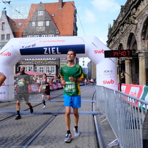 13.09.2026 - 21. swb-Marathon Bremen Tim E. http://msf.ph/oto/10379168 13.09.2026 13:14:29 Ziel 107, 235, 1433, 1542, 1613, 1998, 2043, 2084, 2203, 2701, 2824, 2913, 2922, 3545, 4728, 5593, 5610, 5986, 6145, 7029, 7435, 7591, 7659, 7963, 8118, 8886, 8919, 9783, 10105 meine-sportfotos.de