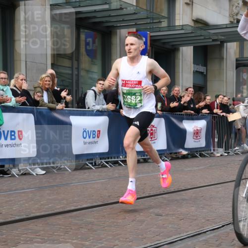 13.09.2026 - 21. swb-Marathon Bremen Strokosch-Dieckow http://msf.ph/oto/10379184 13.09.2026 12:40:34 Ziel 642, 1263, 3662, 4264 meine-sportfotos.de