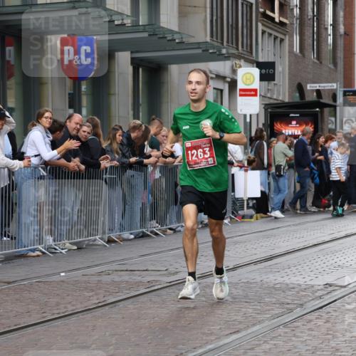 13.09.2026 - 21. swb-Marathon Bremen Strokosch-Dieckow http://msf.ph/oto/10379236 13.09.2026 12:40:56 Ziel 634, 642, 1263, 3662, 4264 meine-sportfotos.de