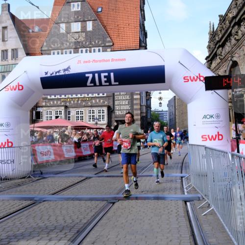13.09.2026 - 21. swb-Marathon Bremen Tim E. http://msf.ph/oto/10379328 13.09.2026 13:14:38 Ziel 107, 235, 376, 469, 1043, 1125, 1492, 1542, 1814, 1998, 2043, 2084, 2203, 2913, 2922, 3085, 3545, 4452, 4728, 5836, 5986, 6130, 6506, 7591, 7659, 7826, 8456, 8919, 9783 meine-sportfotos.de