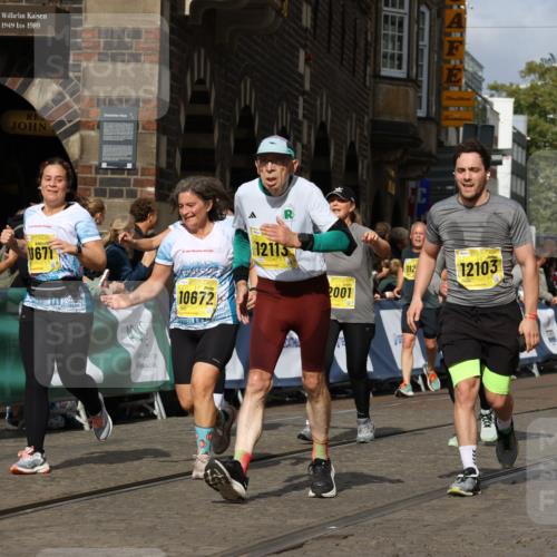 13.09.2026 - 21. swb-Marathon Bremen Strokosch-Dieckow http://msf.ph/oto/10379430 13.09.2026 11:04:15 Ziel 10152, 10357, 10403, 10429, 10607, 10659, 10720, 10726, 10796, 10912, 10913, 10918, 11149, 11319, 11325, 11451, 11470, 11471, 11511, 11618, 11868, 11967, 12140, 12260, 12392, 12433, 12504, 10245, 10526, 10613, 10755, 11214, 11215, 11248, 11410, 11720, 11740, 12009, 12929 meine-sportfotos.de