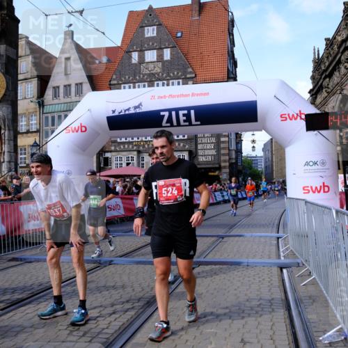 13.09.2026 - 21. swb-Marathon Bremen Tim E. http://msf.ph/oto/10379532 13.09.2026 13:14:44 Ziel 107, 376, 469, 1043, 1125, 1492, 1814, 2043, 2203, 2913, 3085, 3545, 3821, 4452, 4685, 4728, 5794, 5836, 5986, 6130, 6506, 7117, 7659, 7826, 8456, 9783, 9868 meine-sportfotos.de