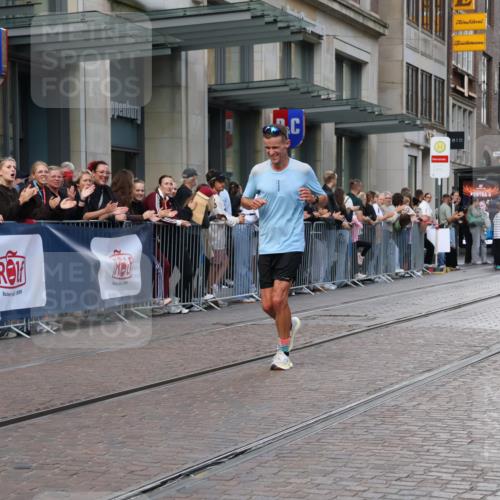 13.09.2026 - 21. swb-Marathon Bremen Strokosch-Dieckow http://msf.ph/oto/10379553 13.09.2026 12:41:20 Ziel 129, 1139, 634 meine-sportfotos.de
