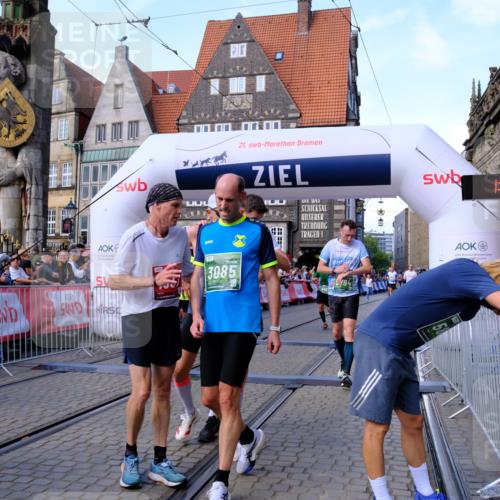 13.09.2026 - 21. swb-Marathon Bremen Tim E. http://msf.ph/oto/10379600 13.09.2026 13:14:54 Ziel 199, 376, 615, 616, 1043, 1125, 1455, 1492, 1814, 2251, 2847, 2971, 2997, 3012, 3085, 3821, 3834, 4097, 4246, 4586, 4685, 5239, 5794, 5836, 5962, 6130, 6506, 7117, 7251, 7782, 7826, 8366, 9242, 9868, 10016 meine-sportfotos.de