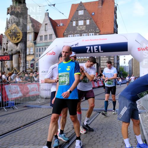 13.09.2026 - 21. swb-Marathon Bremen Tim E. http://msf.ph/oto/10379624 13.09.2026 13:14:54 Ziel 199, 376, 615, 616, 1043, 1125, 1455, 1492, 1814, 2251, 2847, 2971, 2997, 3012, 3085, 3821, 3834, 4097, 4246, 4586, 4685, 5239, 5794, 5836, 5962, 6130, 6506, 7117, 7251, 7782, 7826, 8366, 9242, 9868, 10016 meine-sportfotos.de