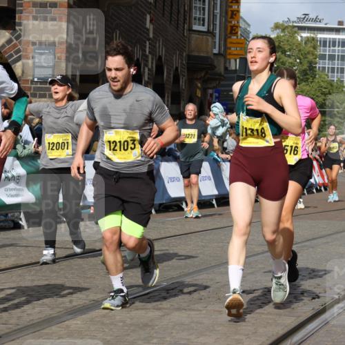 13.09.2026 - 21. swb-Marathon Bremen Strokosch-Dieckow http://msf.ph/oto/10379630 13.09.2026 11:04:16 Ziel 10152, 10357, 10403, 10429, 10607, 10659, 10720, 10726, 10796, 10912, 10913, 10918, 11149, 11318, 11319, 11325, 11451, 11470, 11471, 11511, 11618, 11868, 11909, 11967, 12140, 12260, 12392, 12433, 12504, 10160, 10245, 10526, 10613, 10755, 11214, 11215, 11248, 11410, 11720, 11740, 11761, 12009, 12929 meine-sportfotos.de