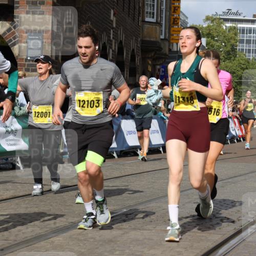 13.09.2026 - 21. swb-Marathon Bremen Strokosch-Dieckow http://msf.ph/oto/10379644 13.09.2026 11:04:16 Ziel 10152, 10357, 10403, 10429, 10607, 10659, 10720, 10726, 10796, 10912, 10913, 10918, 11149, 11318, 11319, 11325, 11451, 11470, 11471, 11511, 11618, 11868, 11909, 11967, 12140, 12260, 12392, 12433, 12504, 10160, 10245, 10526, 10613, 10755, 11214, 11215, 11248, 11410, 11720, 11740, 11761, 12009, 12929 meine-sportfotos.de