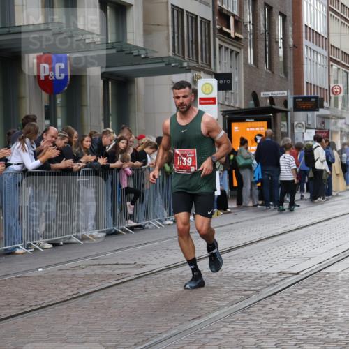 13.09.2026 - 21. swb-Marathon Bremen Strokosch-Dieckow http://msf.ph/oto/10379689 13.09.2026 12:41:33 Ziel 129, 1139 meine-sportfotos.de