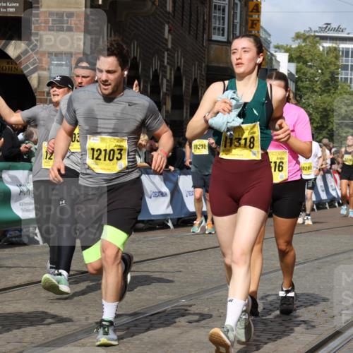 13.09.2026 - 21. swb-Marathon Bremen Strokosch-Dieckow http://msf.ph/oto/10379712 13.09.2026 11:04:17 Ziel 10152, 10357, 10403, 10429, 10516, 10607, 10659, 10671, 10672, 10720, 10726, 10796, 10912, 10913, 10918, 11149, 11318, 11319, 11325, 11451, 11470, 11471, 11511, 11618, 11909, 11967, 12103, 12140, 12260, 12392, 12433, 12504, 10160, 10245, 10526, 10613, 10711, 10755, 11214, 11215, 11248, 11410, 11720, 11740, 11761, 12009, 12929 meine-sportfotos.de