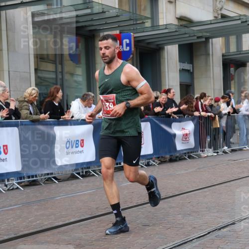13.09.2026 - 21. swb-Marathon Bremen Strokosch-Dieckow http://msf.ph/oto/10379785 13.09.2026 12:41:36 Ziel 129, 1139 meine-sportfotos.de