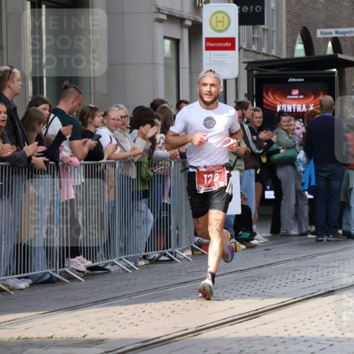 13.09.2026 - 21. swb-Marathon Bremen Strokosch-Dieckow http://msf.ph/oto/10379840 13.09.2026 12:41:55 Ziel 129, 1139 meine-sportfotos.de