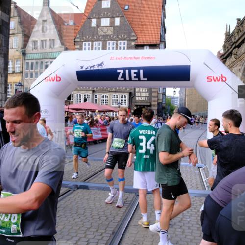 13.09.2026 - 21. swb-Marathon Bremen Tim E. http://msf.ph/oto/10380350 13.09.2026 13:16:09 Ziel 145, 982, 1955, 2733, 3119, 3149, 3422, 3536, 3689, 3836, 3991, 4573, 4823, 5430, 5474, 5533, 5588, 5913, 6481, 6515, 7307, 7413, 9122, 9278, 13149, 13249 meine-sportfotos.de