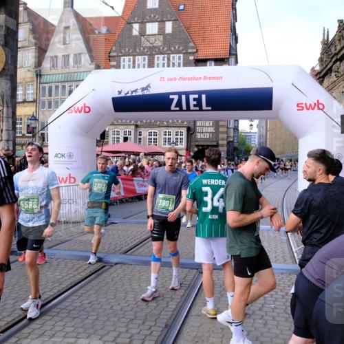 13.09.2026 - 21. swb-Marathon Bremen Tim E. http://msf.ph/oto/10380379 13.09.2026 13:16:09 Ziel 145, 982, 1955, 2733, 3119, 3149, 3422, 3536, 3689, 3836, 3991, 4573, 4823, 5430, 5474, 5533, 5588, 5913, 6481, 6515, 7307, 7413, 9122, 9278, 13149, 13249 meine-sportfotos.de