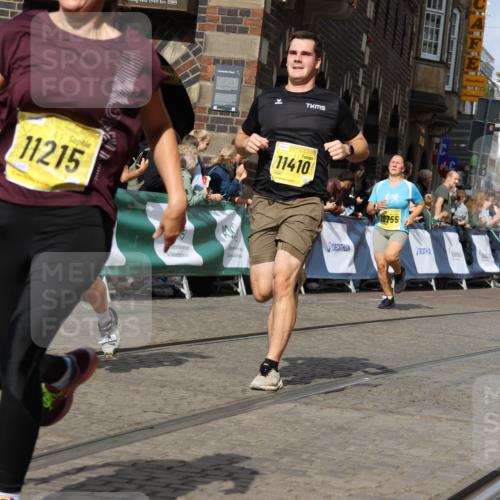 13.09.2026 - 21. swb-Marathon Bremen Strokosch-Dieckow http://msf.ph/oto/10380381 13.09.2026 11:04:35 Ziel 10182, 10245, 10291, 10390, 10516, 10526, 10613, 10671, 10672, 11214, 11215, 11221, 11248, 11318, 11336, 11410, 11539, 11720, 11726, 11740, 11909, 12001, 12009, 12103, 12113, 12276, 12929, 10198, 10283, 10315, 10481, 10856, 10940, 11006, 11114, 11364, 11366, 11395, 11592, 11705, 11757, 12005, 12493, 12495, 12498, 12500, 12502, 12563 meine-sportfotos.de