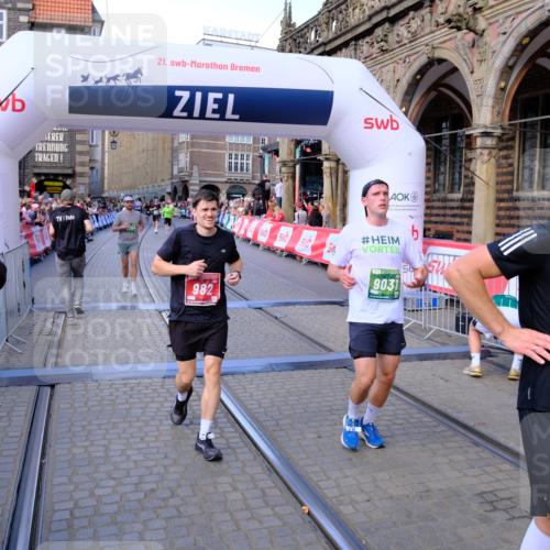13.09.2026 - 21. swb-Marathon Bremen Tim E. http://msf.ph/oto/10380601 13.09.2026 13:16:41 Ziel 740, 755, 792, 1076, 1162, 1605, 2604, 5554, 5963, 6721, 7053, 7603, 7801, 8171, 8288, 8398, 9031, 9115 meine-sportfotos.de