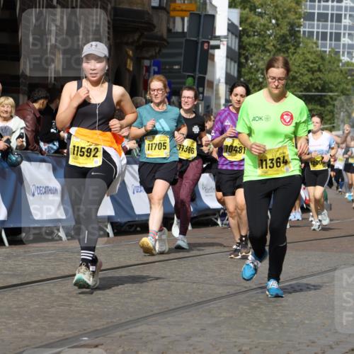 13.09.2026 - 21. swb-Marathon Bremen Strokosch-Dieckow http://msf.ph/oto/10380739 13.09.2026 11:04:48 Ziel 10160, 10245, 10526, 10613, 10711, 10755, 10877, 11114, 11214, 11215, 11248, 11410, 11720, 11740, 11761, 11991, 12009, 12929, 10315, 10465, 10729, 10741, 10850, 10855, 10856, 10975, 11133, 11272, 11395, 11518, 11757, 11939, 12002, 12064, 12235, 12420, 12522 meine-sportfotos.de