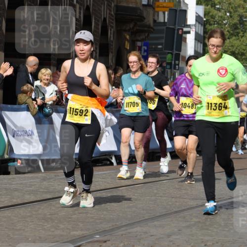 13.09.2026 - 21. swb-Marathon Bremen Strokosch-Dieckow http://msf.ph/oto/10380799 13.09.2026 11:04:48 Ziel 10160, 10245, 10526, 10613, 10711, 10755, 10877, 11114, 11214, 11215, 11248, 11410, 11720, 11740, 11761, 11991, 12009, 12929, 10315, 10465, 10729, 10741, 10850, 10855, 10856, 10975, 11133, 11272, 11395, 11518, 11757, 11939, 12002, 12064, 12235, 12420, 12522 meine-sportfotos.de